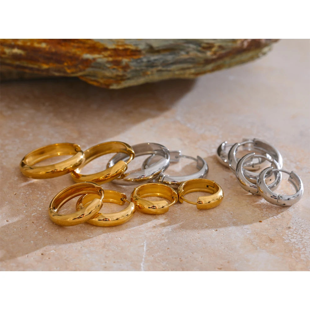 Velluna Earrings