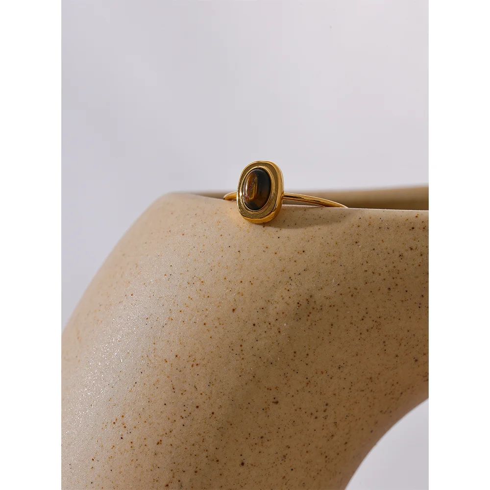 Oval