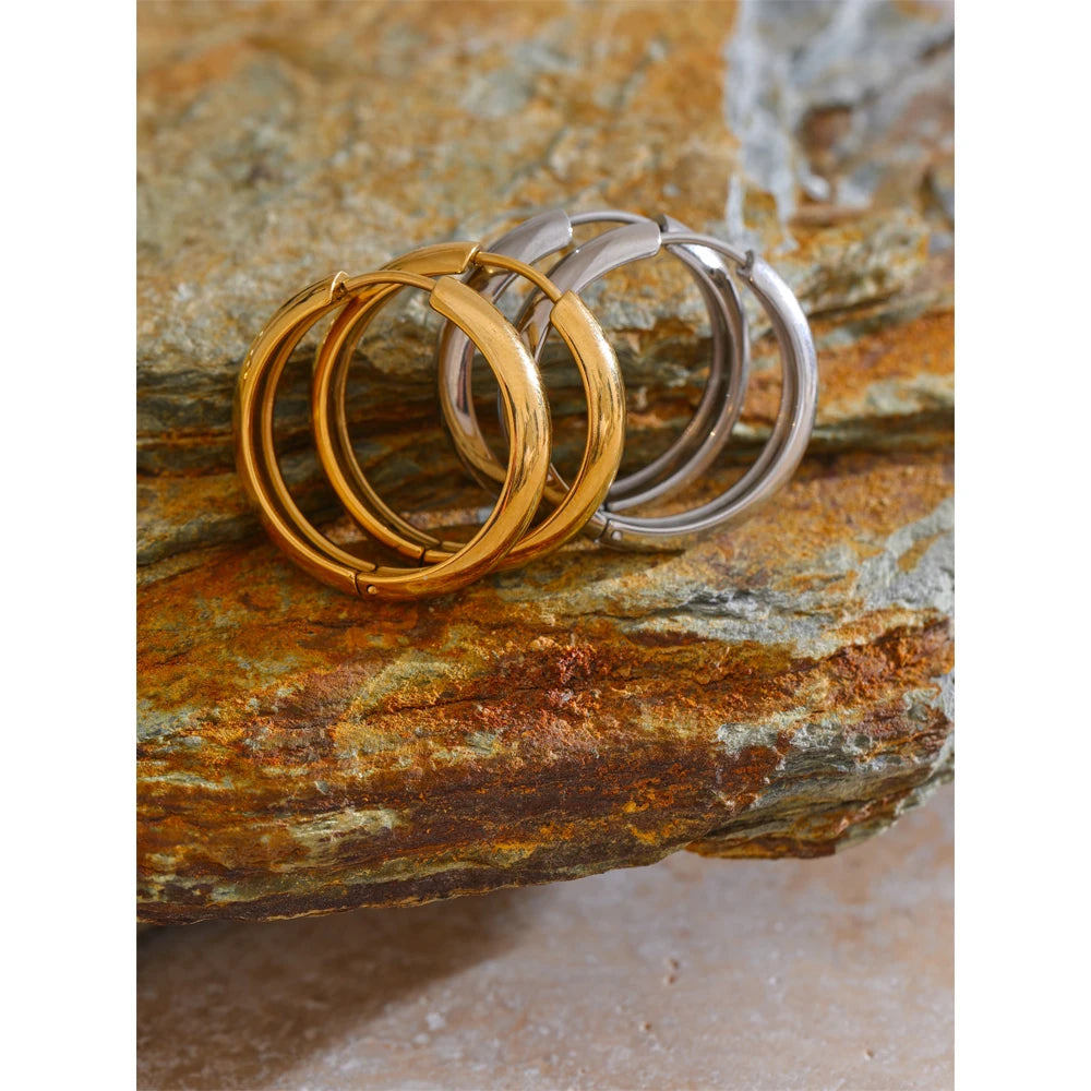 Velluna Earrings